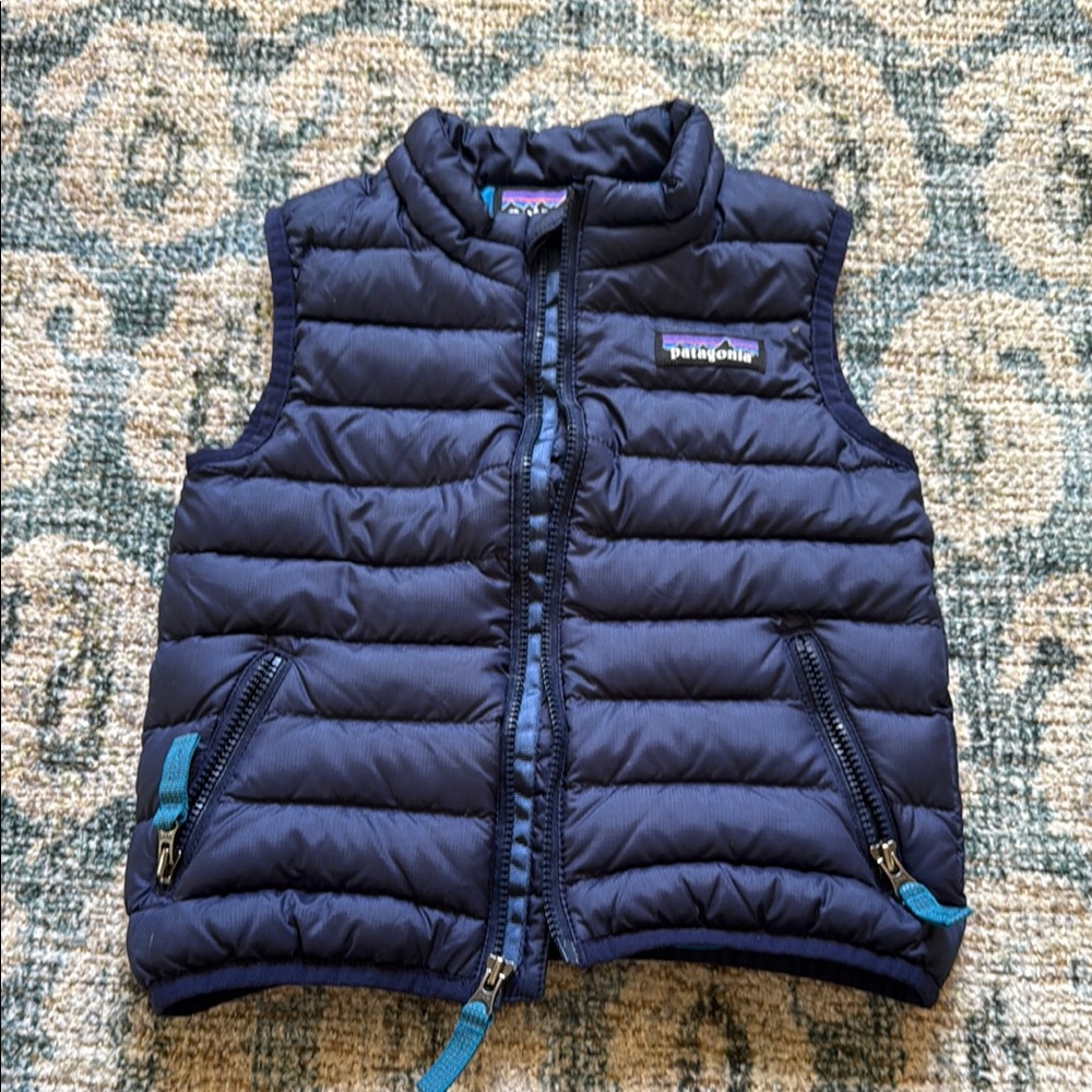 Patagonia toddler Navy Blue Puffer Vest 12-18m